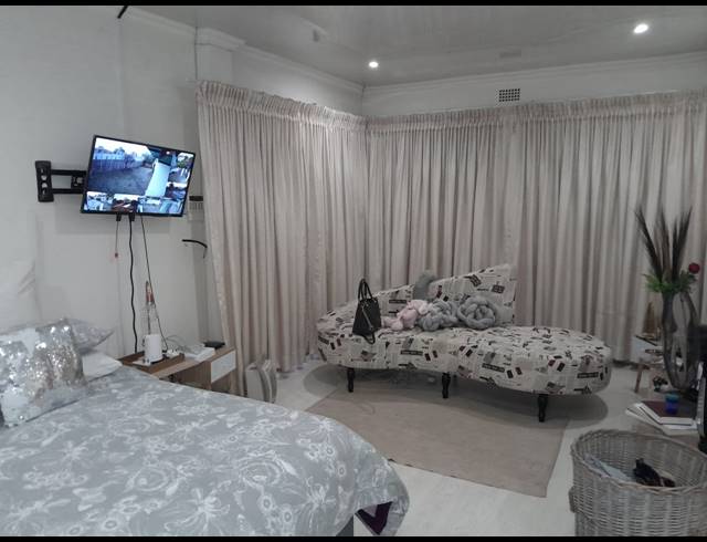 3 BEDROOM HOUSE FOR SALE IN BONANNE